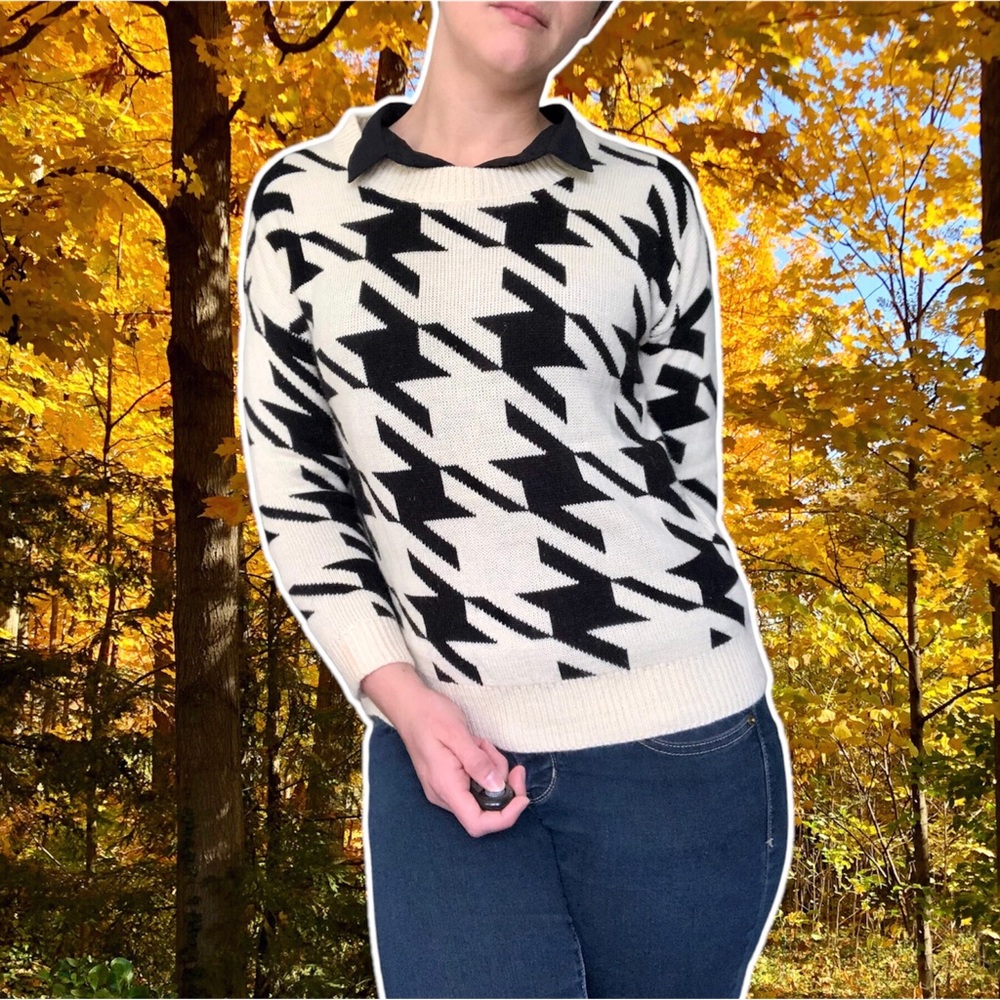 Lightweight Macro Houndstooth Crewneck Sweater, Size Juniors L